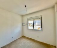 Apartamento com 87m², 3 dormitórios, 1 suíte, 1 vaga no bairro Passo da Areia em Porto Alegre