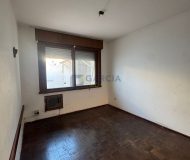 Casa com 396m², 4 dormitórios, 1 suíte, 4 vagas no bairro Jardim Lindóia em Porto Alegre