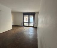 Casa com 396m², 4 dormitórios, 1 suíte, 4 vagas no bairro Jardim Lindóia em Porto Alegre