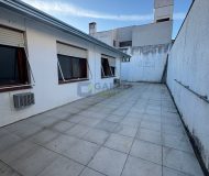 Casa com 396m², 4 dormitórios, 1 suíte, 4 vagas no bairro Jardim Lindóia em Porto Alegre