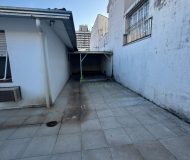 Casa com 396m², 4 dormitórios, 1 suíte, 4 vagas no bairro Jardim Lindóia em Porto Alegre