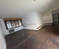 Casa com 396m², 4 dormitórios, 1 suíte, 4 vagas no bairro Jardim Lindóia em Porto Alegre