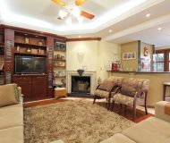 Casa com 381m², 4 dormitórios, 1 suíte, 4 vagas no bairro Chácara das Pedras em Porto Alegre