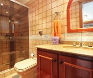 Casa com 381m², 4 dormitórios, 1 suíte, 4 vagas no bairro Chácara das Pedras em Porto Alegre