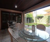 Casa com 381m², 4 dormitórios, 1 suíte, 4 vagas no bairro Chácara das Pedras em Porto Alegre