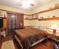 Casa com 381m², 4 dormitórios, 1 suíte, 4 vagas no bairro Chácara das Pedras em Porto Alegre