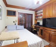 Casa com 381m², 4 dormitórios, 1 suíte, 4 vagas no bairro Chácara das Pedras em Porto Alegre