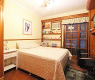 Casa com 381m², 4 dormitórios, 1 suíte, 4 vagas no bairro Chácara das Pedras em Porto Alegre