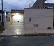 Casa com 181m², 2 dormitórios, 1 suíte, 7 vagas no bairro Sarandi em Porto Alegre