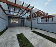 Casa com 187m², 3 dormitórios, 1 suíte, 2 vagas no bairro Sarandi em Porto Alegre