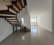 Casa com 187m², 3 dormitórios, 1 suíte, 2 vagas no bairro Sarandi em Porto Alegre