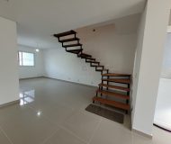 Casa com 187m², 3 dormitórios, 1 suíte, 2 vagas no bairro Sarandi em Porto Alegre