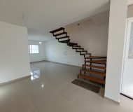 Casa com 187m², 3 dormitórios, 1 suíte, 2 vagas no bairro Sarandi em Porto Alegre