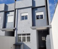 Casa com 187m², 3 dormitórios, 1 suíte, 2 vagas no bairro Sarandi em Porto Alegre