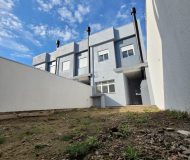 Casa com 187m², 3 dormitórios, 1 suíte, 2 vagas no bairro Sarandi em Porto Alegre