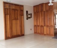 Casa com 230m², 3 dormitórios, 1 suíte, 2 vagas no bairro Jardim Lindóia em Porto Alegre