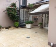 Casa com 230m², 3 dormitórios, 1 suíte, 2 vagas no bairro Jardim Lindóia em Porto Alegre