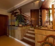 Casa com 350m², 4 dormitórios, 1 suíte, 3 vagas no bairro Jardim Itu em Porto Alegre