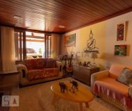 Casa com 350m², 4 dormitórios, 1 suíte, 3 vagas no bairro Jardim Itu em Porto Alegre