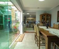 Casa com 350m², 4 dormitórios, 1 suíte, 3 vagas no bairro Jardim Itu em Porto Alegre