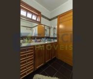 Casa com 350m², 4 dormitórios, 1 suíte, 3 vagas no bairro Jardim Itu em Porto Alegre