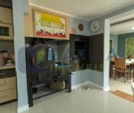 Casa com 350m², 4 dormitórios, 1 suíte, 3 vagas no bairro Jardim Itu em Porto Alegre