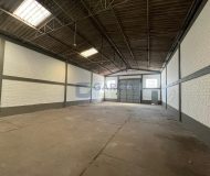 Depósito com 240m², 3 vagas no bairro Sarandi em Porto Alegre