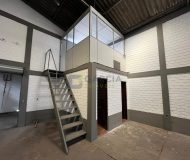 Depósito com 240m², 3 vagas no bairro Sarandi em Porto Alegre