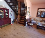 Casa com 200m², 4 dormitórios, 2 vagas no bairro Partenon em Porto Alegre