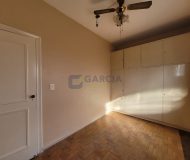 Casa com 240m², 4 dormitórios, 3 suítes, 2 vagas no bairro Floresta em Porto Alegre