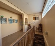 Casa com 240m², 4 dormitórios, 3 suítes, 2 vagas no bairro Floresta em Porto Alegre