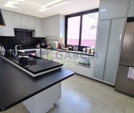 Casa em Condomínio com 307m², 3 dormitórios, 2 suítes, 2 vagas no bairro Condomínio Buena Vista em Viamão