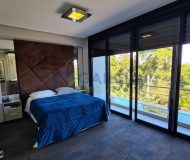 Casa em Condomínio com 307m², 3 dormitórios, 2 suítes, 2 vagas no bairro Condomínio Buena Vista em Viamão