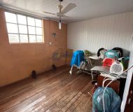Casa com 80m², 2 dormitórios, 1 suíte, 2 vagas no bairro Santa Rosa de Lima em Porto Alegre