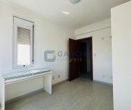Apartamento com 121m², 3 dormitórios, 1 suíte, 2 vagas no bairro Jardim Itu em Porto Alegre