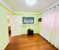 Casa com 202m², 3 dormitórios, 1 suíte, 5 vagas no bairro Jardim Itu em Porto Alegre