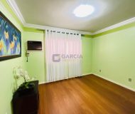 Casa com 202m², 3 dormitórios, 1 suíte, 5 vagas no bairro Jardim Itu em Porto Alegre