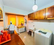 Casa com 202m², 3 dormitórios, 1 suíte, 5 vagas no bairro Jardim Itu em Porto Alegre