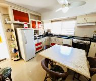 Casa com 202m², 3 dormitórios, 1 suíte, 5 vagas no bairro Jardim Itu em Porto Alegre