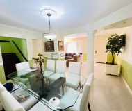 Casa com 202m², 3 dormitórios, 1 suíte, 5 vagas no bairro Jardim Itu em Porto Alegre