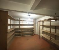 Depósito com 210m² no bairro Sarandi em Porto Alegre