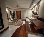 Casa com 212m², 3 dormitórios, 1 suíte, 3 vagas no bairro Rubem Berta em Porto Alegre