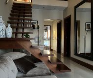 Casa com 212m², 3 dormitórios, 1 suíte, 3 vagas no bairro Rubem Berta em Porto Alegre