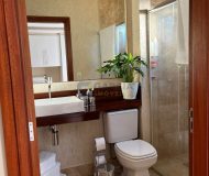 Casa com 212m², 3 dormitórios, 1 suíte, 3 vagas no bairro Rubem Berta em Porto Alegre