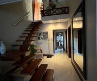 Casa com 212m², 3 dormitórios, 1 suíte, 3 vagas no bairro Rubem Berta em Porto Alegre