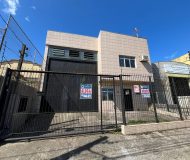 Depósito com 200m², 2 vagas no bairro Sarandi em Porto Alegre