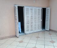 Casa com 188m², 3 dormitórios, 1 suíte, 3 vagas no bairro Jardim Itu Sabará em Porto Alegre