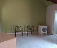 Casa com 188m², 3 dormitórios, 1 suíte, 3 vagas no bairro Jardim Itu Sabará em Porto Alegre