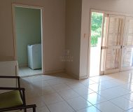 Casa com 188m², 3 dormitórios, 1 suíte, 3 vagas no bairro Jardim Itu Sabará em Porto Alegre