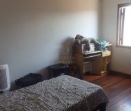 Casa com 174m², 3 dormitórios, 1 suíte, 1 vaga no bairro Jardim Itu Sabará em Porto Alegre